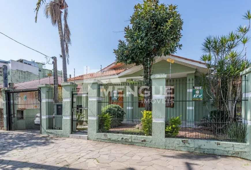 Foto 1 de Casa com 3 Quartos à venda, 388m² em Vila Ipiranga, Porto Alegre