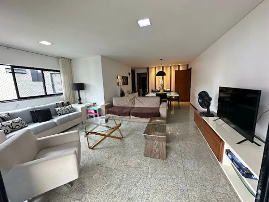 Foto 1 de Apartamento com 4 Quartos à venda, 152m² em Ponta Verde, Maceió
