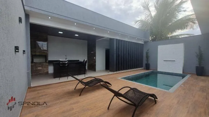 Foto 1 de Casa com 3 Quartos à venda, 160m² em Maracanã, Praia Grande