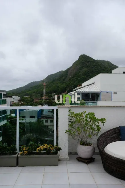 Foto 1 de Cobertura com 3 Quartos à venda, 220m² em Itacoatiara, Niterói