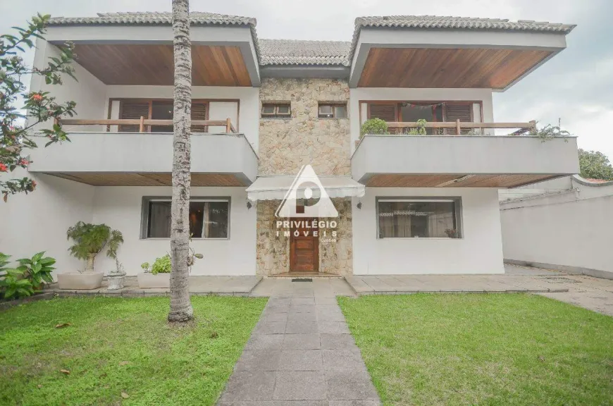 Foto 1 de Casa de Condomínio com 5 Quartos à venda, 650m² em Barra da Tijuca, Rio de Janeiro