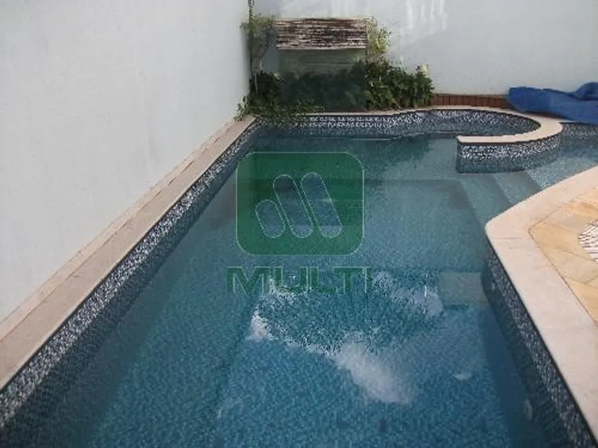 Foto 1 de Casa de Condomínio com 3 Quartos à venda, 210m² em Jardim Inconfidência, Uberlândia