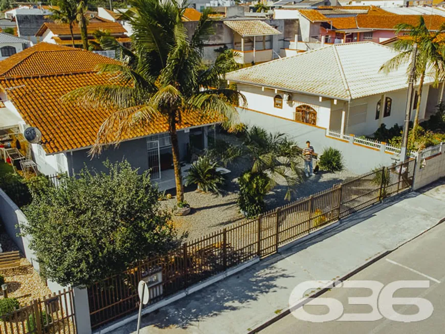 Foto 1 de Casa com 3 Quartos à venda, 120m² em Jardim Iririú, Joinville