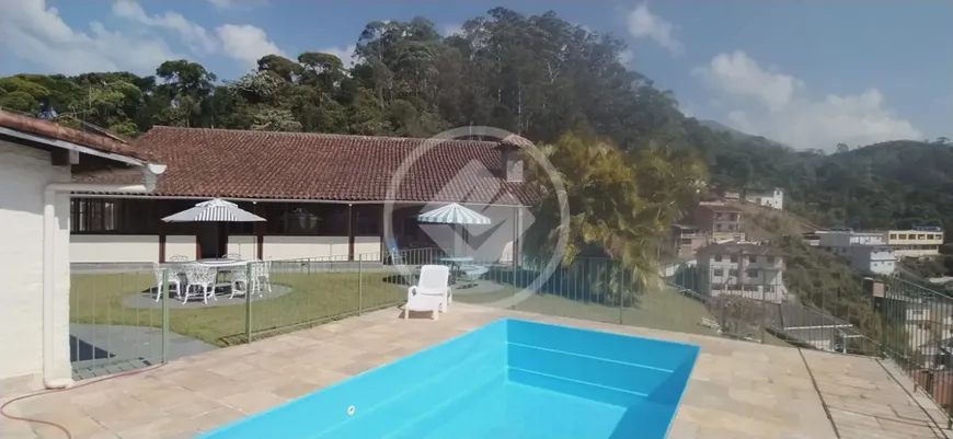 Foto 1 de Casa com 9 Quartos à venda, 400m² em Pimenteiras, Teresópolis