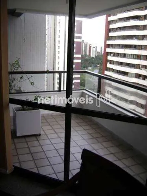 Foto 1 de Apartamento com 4 Quartos à venda, 174m² em Candeal, Salvador