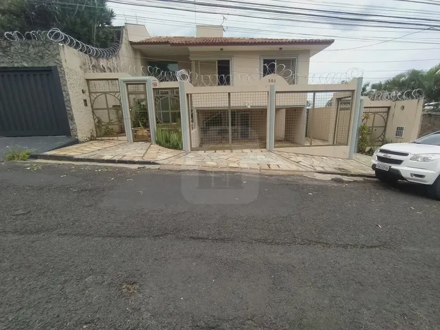 Foto 1 de Sobrado com 4 Quartos à venda, 425m² em Vigilato Pereira, Uberlândia