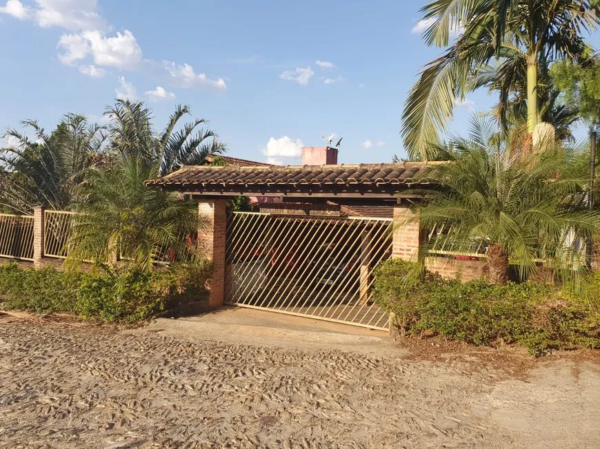 Foto 1 de Fazenda/Sítio com 3 Quartos à venda, 1008m² em Centro, Capim Branco