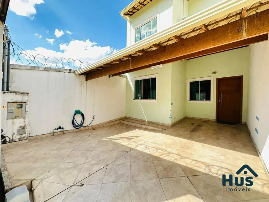 Foto 1 de Casa com 3 Quartos à venda, 156m² em Planalto, Belo Horizonte