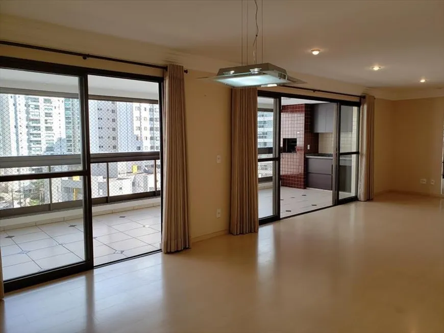 Foto 1 de Apartamento com 3 Quartos à venda, 217m² em Jardim do Lago, Londrina