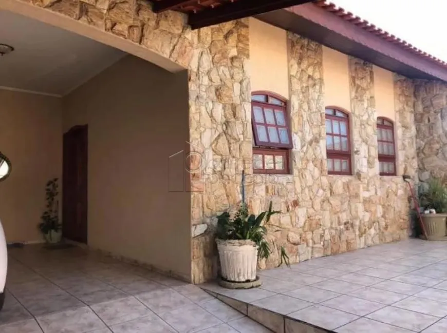 Foto 1 de Casa com 3 Quartos à venda, 179m² em Vila Hortolândia, Jundiaí