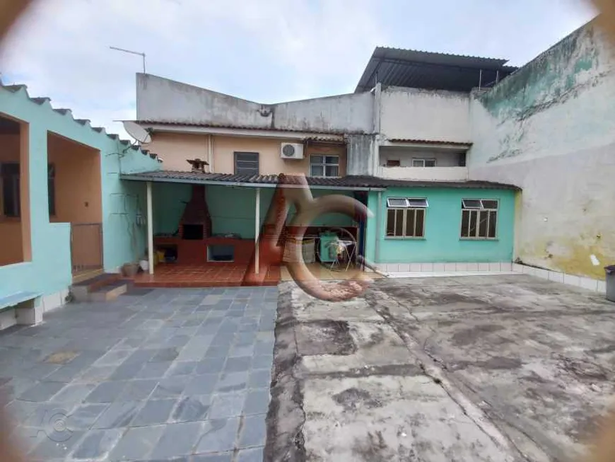 Foto 1 de Casa com 3 Quartos à venda, 269m² em Rocha Miranda, Rio de Janeiro