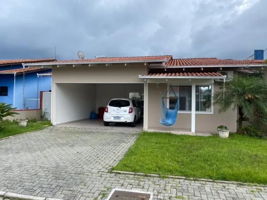 Foto 1 de Casa com 3 Quartos à venda, 142m² em Guanabara, Joinville