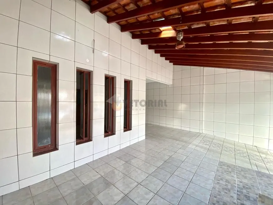 Foto 1 de Casa com 2 Quartos à venda, 101m² em Centro, Caraguatatuba