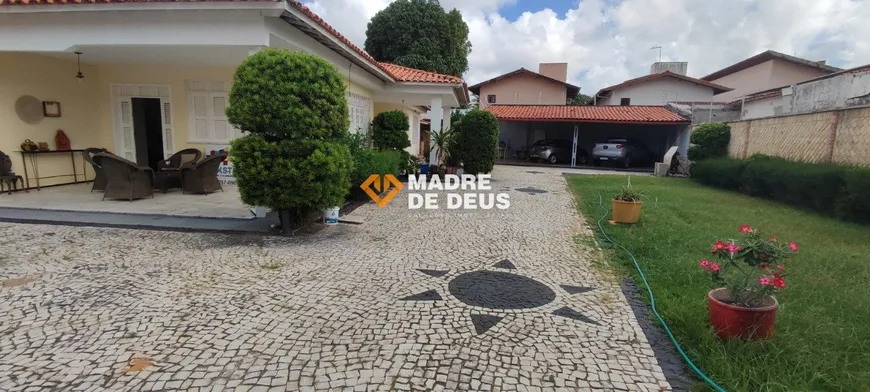 Foto 1 de Casa com 4 Quartos à venda, 410m² em Cambeba, Fortaleza