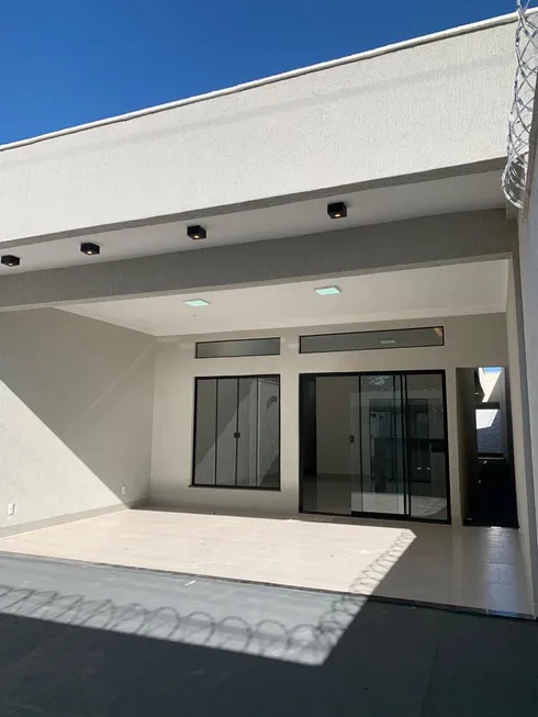 Foto 1 de Casa com 3 Quartos à venda, 135m² em Jardim Presidente, Goiânia