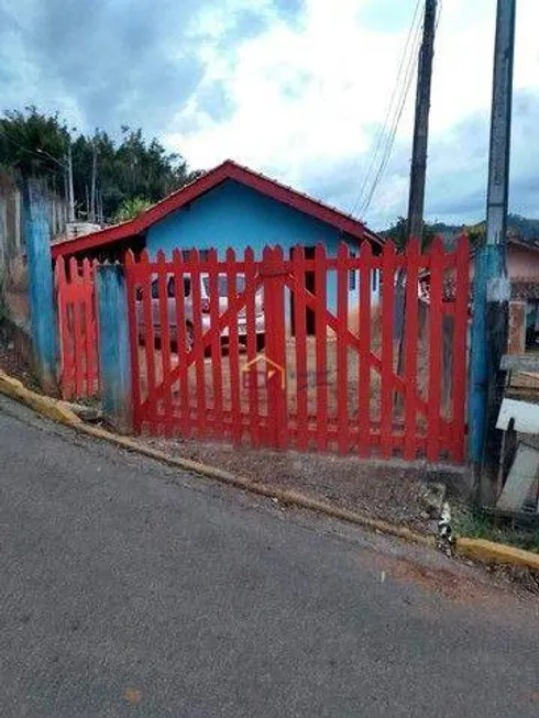 Foto 1 de Casa com 3 Quartos à venda, 60m² em Centro, Santo Antônio do Pinhal