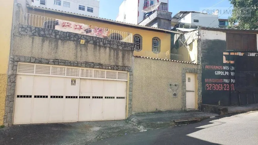 Foto 1 de Casa com 4 Quartos à venda, 250m² em Passos, Juiz de Fora