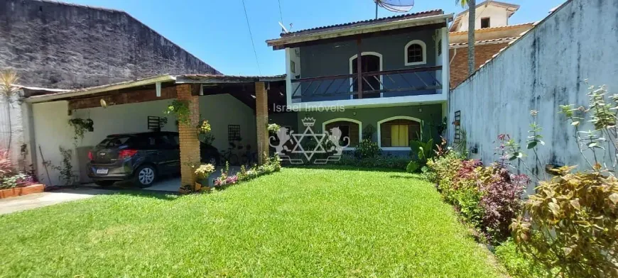 Foto 1 de Sobrado com 3 Quartos à venda, 132m² em Centro, Caraguatatuba