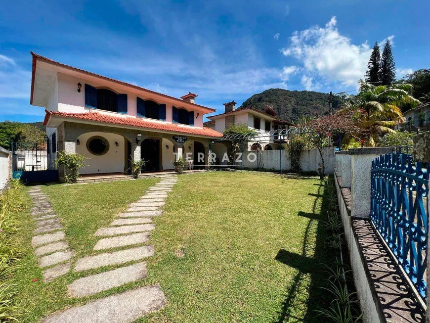 Foto 1 de Casa com 4 Quartos à venda, 225m² em Granja Comary, Teresópolis