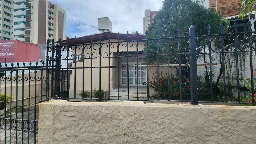 Foto 1 de Casa com 4 Quartos para alugar, 176m² em Pituba, Salvador