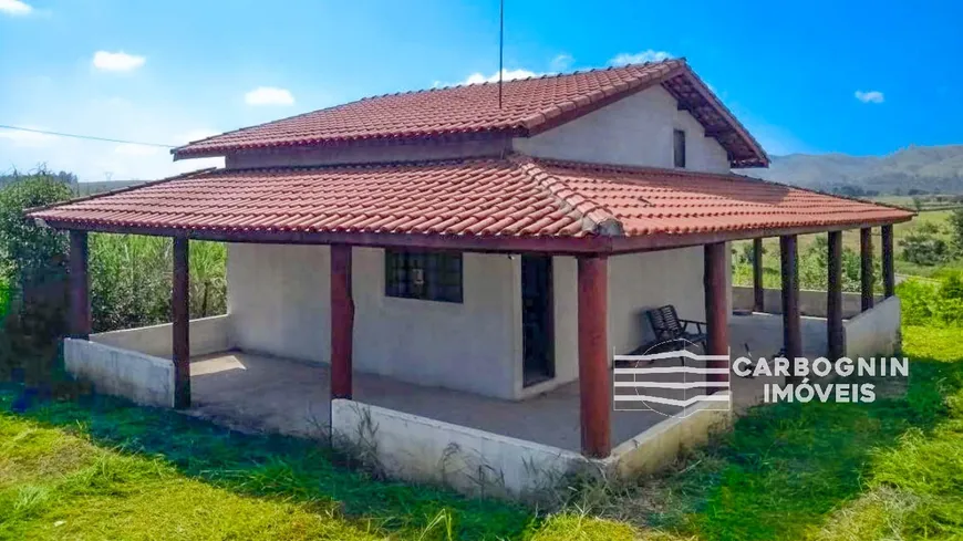 Foto 1 de Fazenda/Sítio com 2 Quartos à venda, 135m² em Borda da Mata, Caçapava