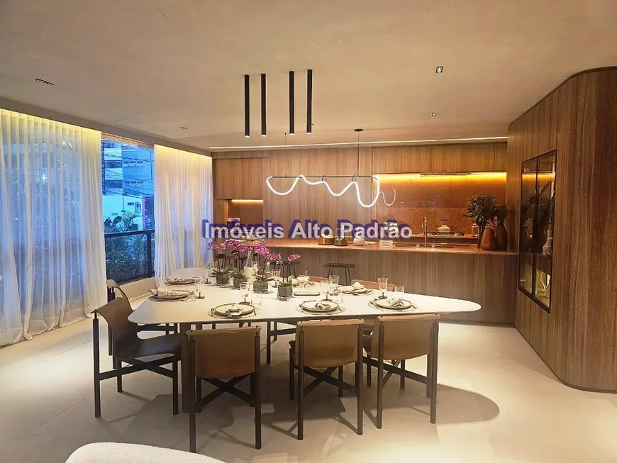 Foto 1 de Apartamento com 3 Quartos à venda, 194m² em Moema, São Paulo
