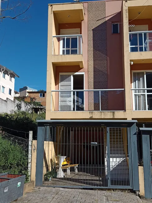 Foto 1 de Sobrado com 2 Quartos à venda, 78m² em Esplanada, Caxias do Sul