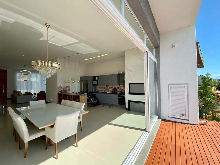 Foto 1 de Casa de Condomínio com 4 Quartos à venda, 200m² em Santa Luzia, Capão da Canoa