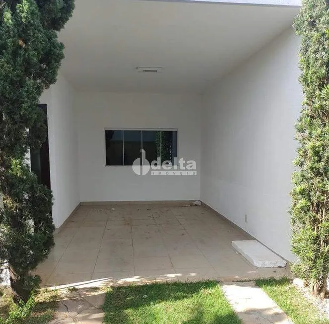 Foto 1 de Casa com 3 Quartos à venda, 180m² em Jardim America II, Uberlândia