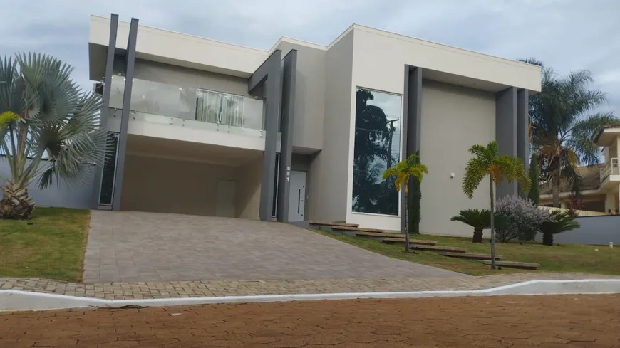 Foto 1 de Casa com 4 Quartos à venda, 400m² em Centro, Presidente Epitácio