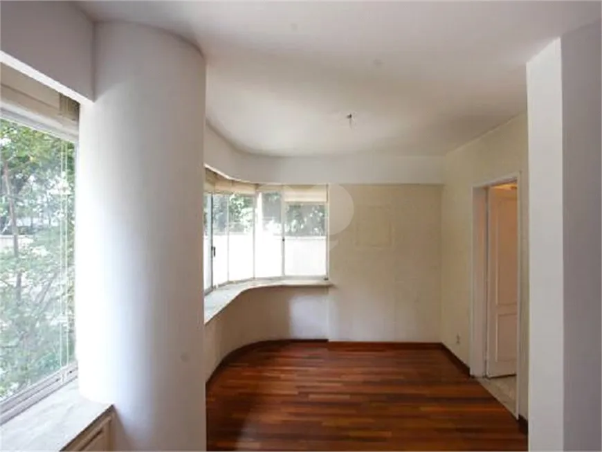 Foto 1 de Apartamento com 2 Quartos à venda, 180m² em Higienópolis, São Paulo
