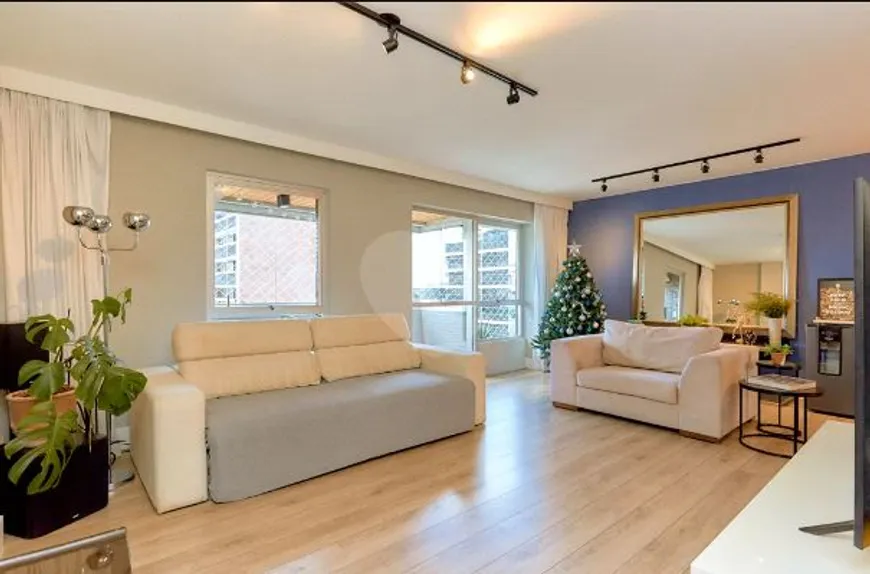 Foto 1 de Apartamento com 4 Quartos à venda, 154m² em Água Verde, Curitiba
