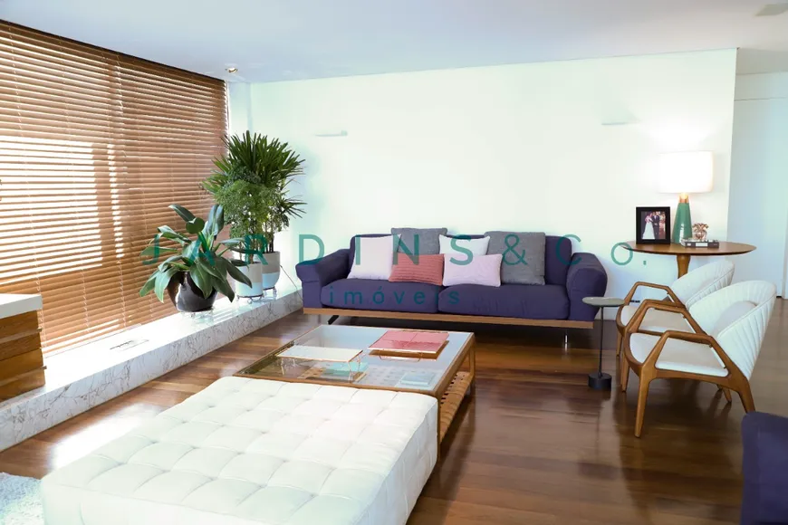 Foto 1 de Apartamento com 3 Quartos à venda, 183m² em Jardim Paulista, São Paulo
