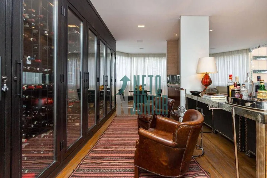 Foto 1 de Apartamento com 3 Quartos à venda, 395m² em Moema, São Paulo