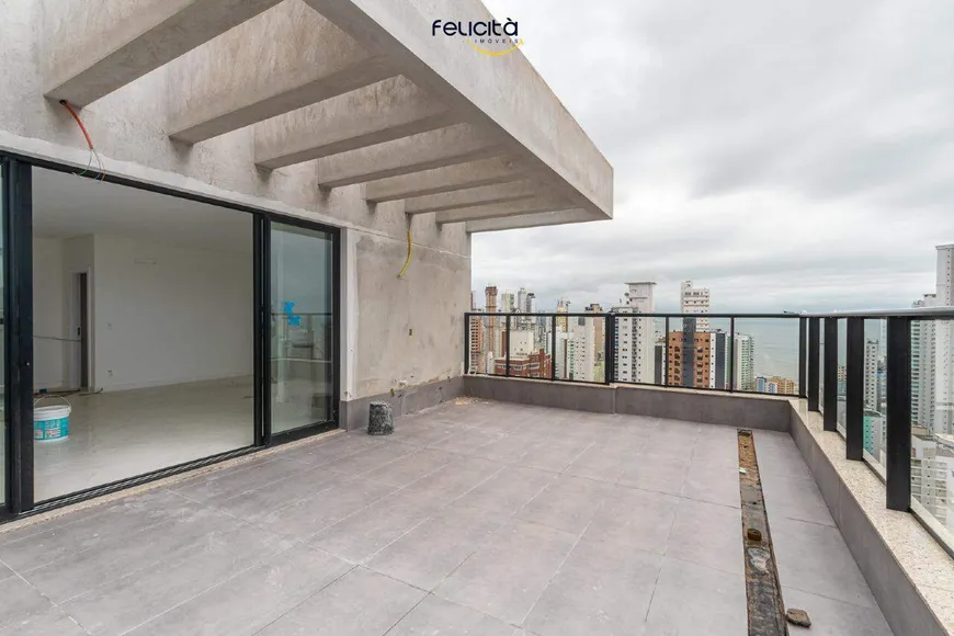Foto 1 de Cobertura com 4 Quartos à venda, 250m² em Centro, Balneário Camboriú