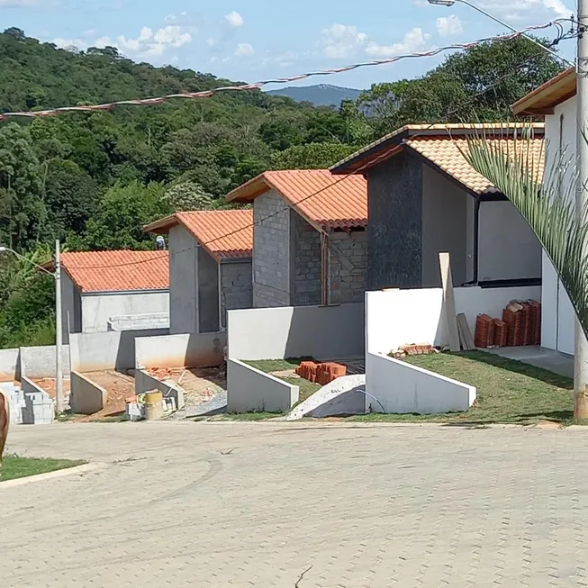 Foto 1 de Casa com 2 Quartos à venda, 108m² em Mato Dentro, Mairiporã