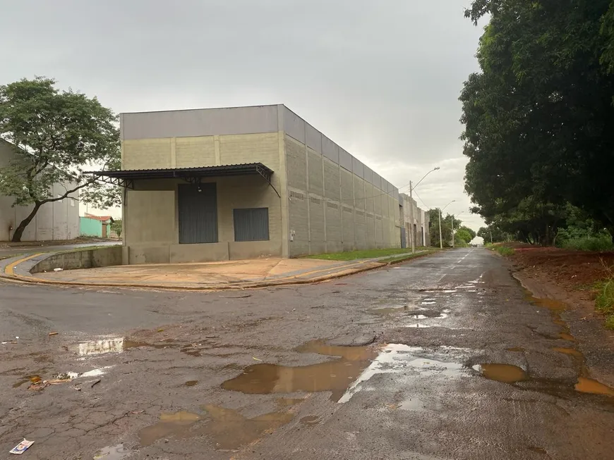 Foto 1 de Galpão/Depósito/Armazém para alugar, 1400m² em Jardim Maria Inês, Aparecida de Goiânia