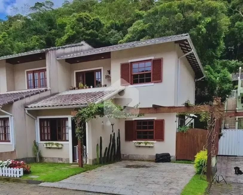 Foto 1 de Casa com 2 Quartos à venda, 140m² em Independência, Petrópolis