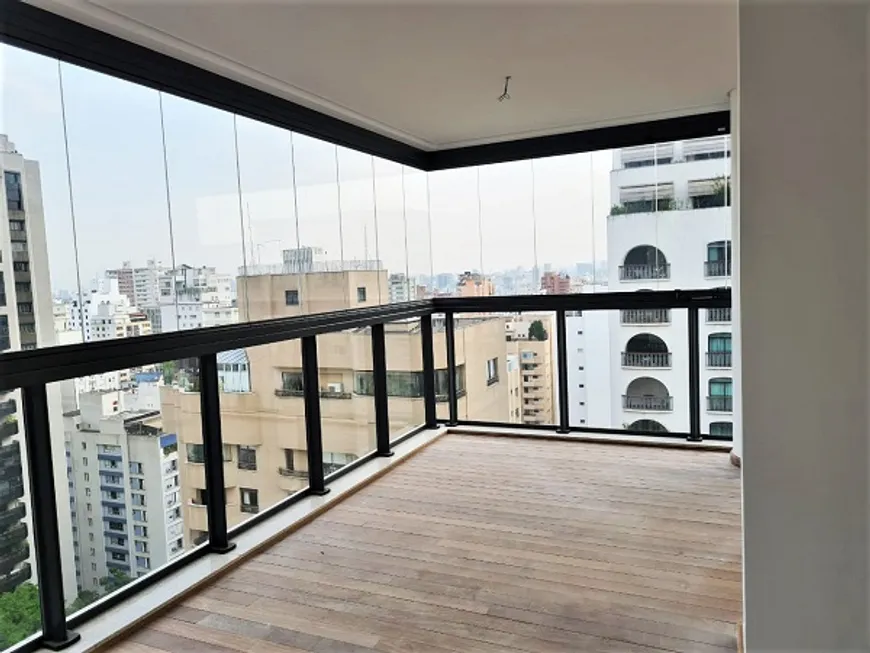 Foto 1 de Apartamento com 3 Quartos à venda, 205m² em Jardim Paulista, São Paulo