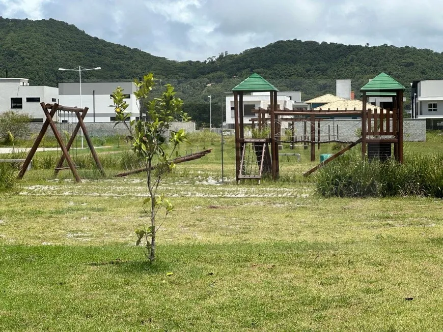 Foto 1 de Lote/Terreno à venda, 453m² em Rio Tavares, Florianópolis