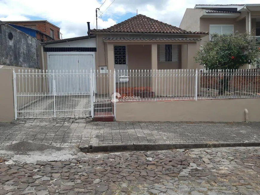 Foto 1 de Casa com 2 Quartos à venda, 117m² em Menino Jesus, Santa Maria