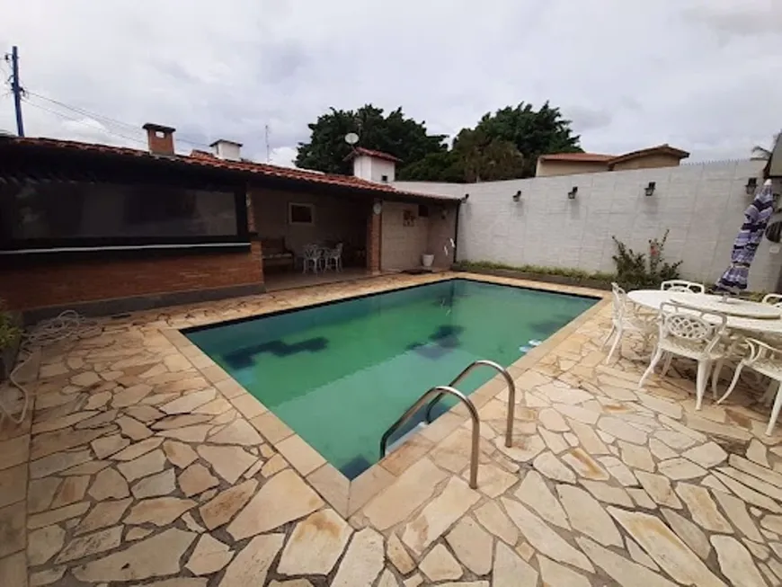 Foto 1 de Casa com 3 Quartos à venda, 200m² em Vila Helena, Atibaia