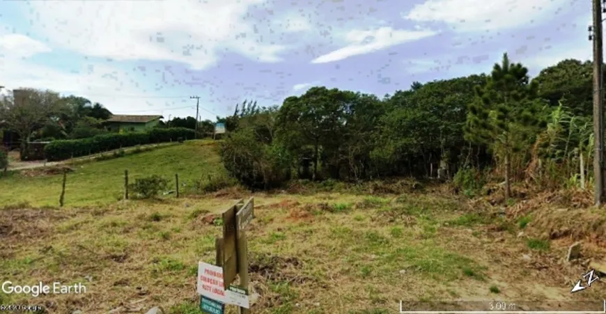 Foto 1 de Lote/Terreno à venda em Praia do Rosa, Imbituba