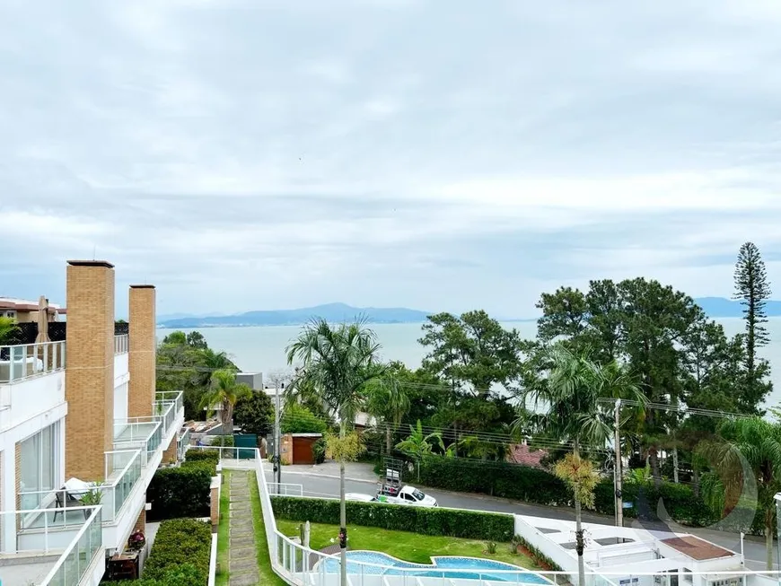Foto 1 de Casa de Condomínio com 4 Quartos à venda, 235m² em Cacupé, Florianópolis