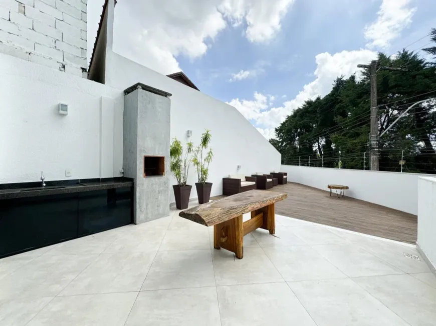 Foto 1 de Casa de Condomínio com 4 Quartos à venda, 234m² em Alto dos Pinheiros, Juiz de Fora