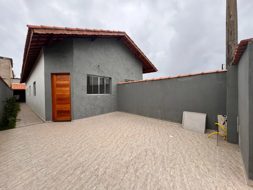 Foto 1 de Casa com 2 Quartos à venda, 65m² em Balneário Gaivotas, Itanhaém