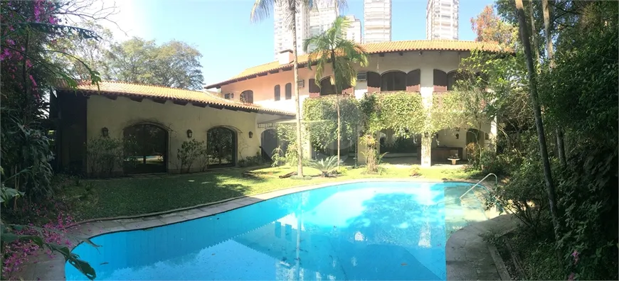 Foto 1 de Casa com 6 Quartos à venda, 727m² em Cidade Jardim, São Paulo