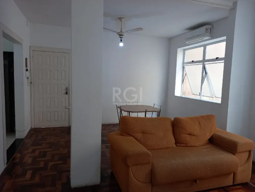 Foto 1 de Apartamento com 3 Quartos à venda, 77m² em Petrópolis, Porto Alegre