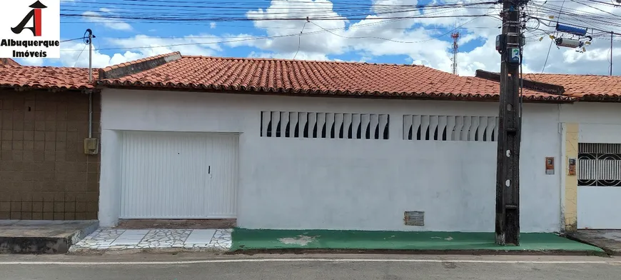 Foto 1 de Casa com 3 Quartos à venda, 180m² em Cohatrac I, São Luís