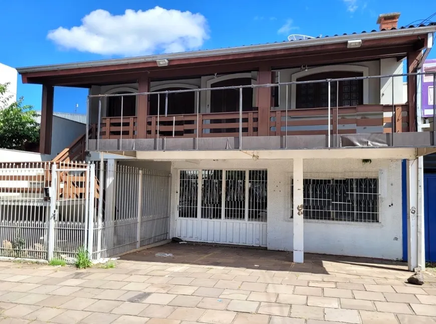 Foto 1 de Casa com 4 Quartos para alugar, 200m² em Santa Catarina, Caxias do Sul